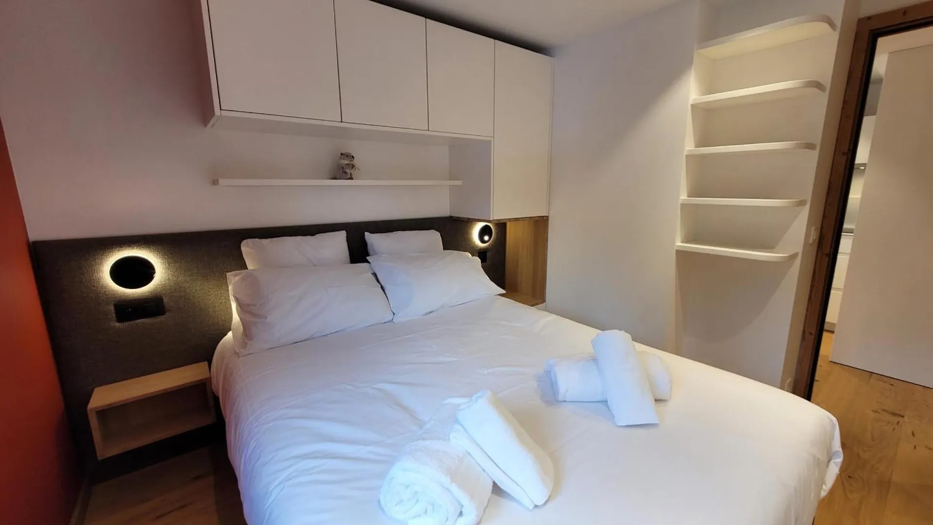 Appartement Lumineux 3* Avec Terrasse, 2 Chambres, Proche Centre Et Pistes, Garage Inclus - Fr-1-598-163 Les Gets 0*,  France