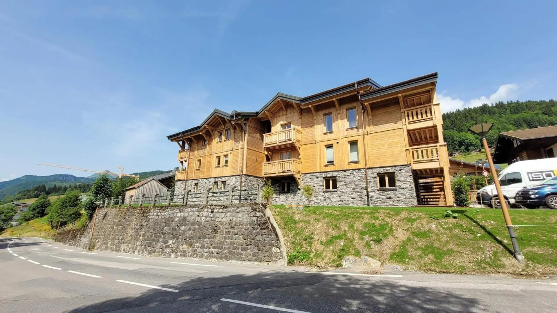 Appartement Lumineux 3* Avec Terrasse, 2 Chambres, Proche Centre Et Pistes, Garage Inclus - Fr-1-598-163 Les Gets 0*,  France